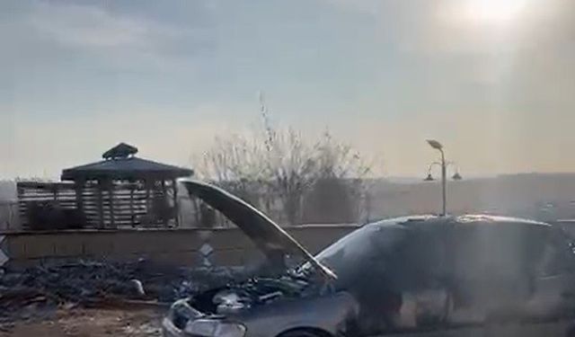 Gaziantep'te park halindeki araç kundaklandı