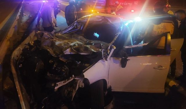 Gaziantep Otoyolunda feci kaza! Otomobil tıra arkadan çarptı! Sürücü hayatını kaybetti