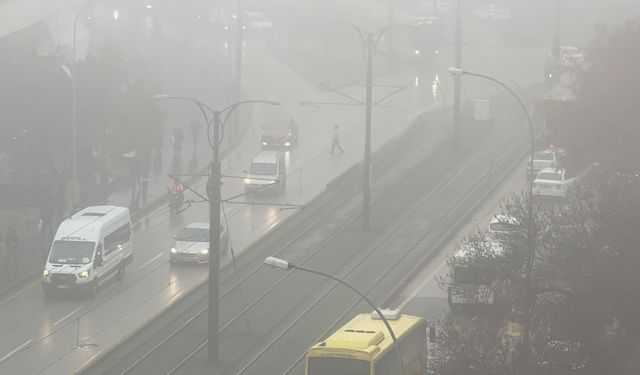 Gaziantep’te göz gözü görmedi! Sis engeli...