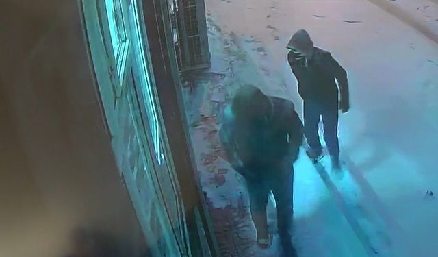 Gaziantep’te 2 milyon TL’lik gasp! Yaşlı adamın altın ve dövizlerini çaldılar