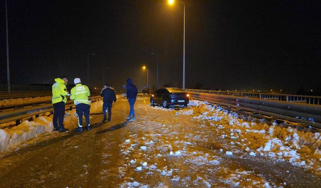 Gaziantep'te buzlanma nedeniyle trafik kazası meydana geldi