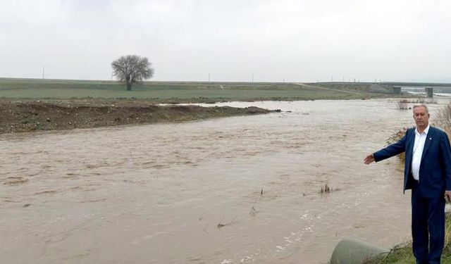 Gaziantep'te sağanak etkili oldu: Çiftinin yüzü güldü