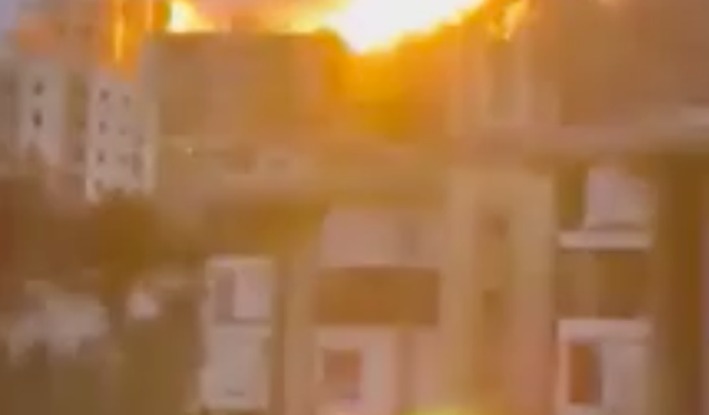 İsrail'den Lübnan'a yoğun hava saldırısı