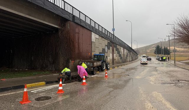 Gaziantep Büyükşehir, sağanak yağışta tam kadro sahada!