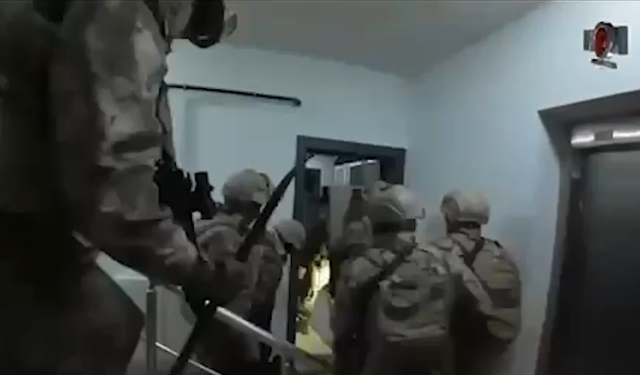 Bakan Yerlikaya duyurdu! Organize suç örgütüne şok operasyon!