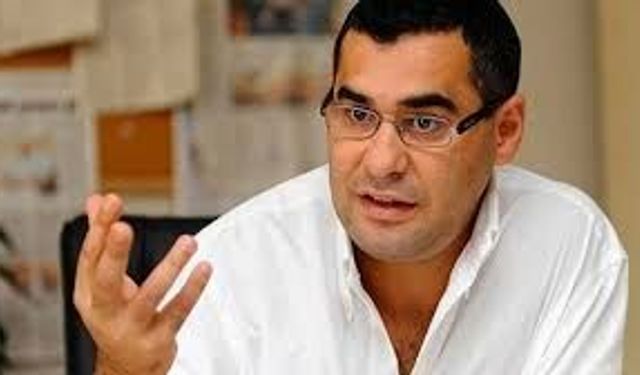 Enver Aysever Kimdir, Kaç Yaşında, Nereli, Evli Mi? Hayatı, Kitapları, Tiyatroları ve TV Programları