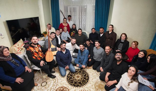 Başkan Yılmaz anlamlı bir buluşmaya imza attı! Öğrenci evini ziyaret etti