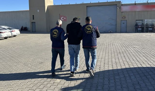 Gaziantep’te 10 yıllık firar son buldu! JASAT ekipleri kıskıvrak yakalandı