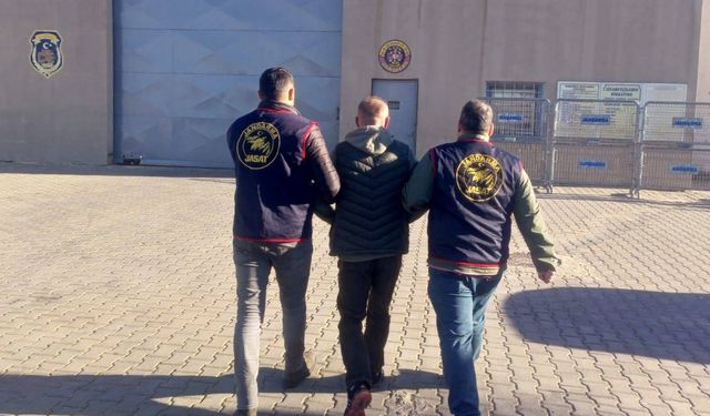 Gaziantep JASAT’tan operasyon! Aranan şahıs saklandığı adreste yakalandı