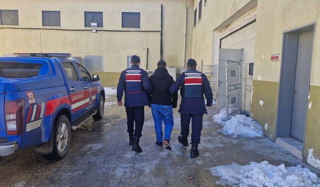 Gaziantep’te aranan şahıs JASAT’tan kaçamadı