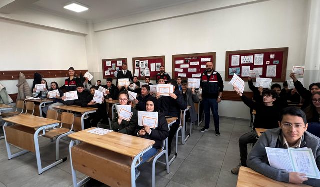 Gaziantep’te öğrencilere sosyal medya güvenlik eğitimi