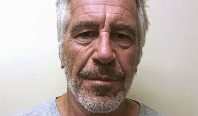 Jeffrey Epstein öldü mü, yaşıyor mu? Sosyal medyada yayılan fotoğraf yeni şüpheleri gündeme getirdi