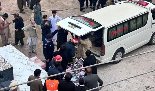 Pakistan'daki cami saldırısında can kaybı yükseliyor