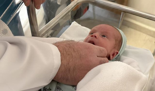Anne karnındayken milyonda bir görülecek sağlık sorunuyla doğdu!