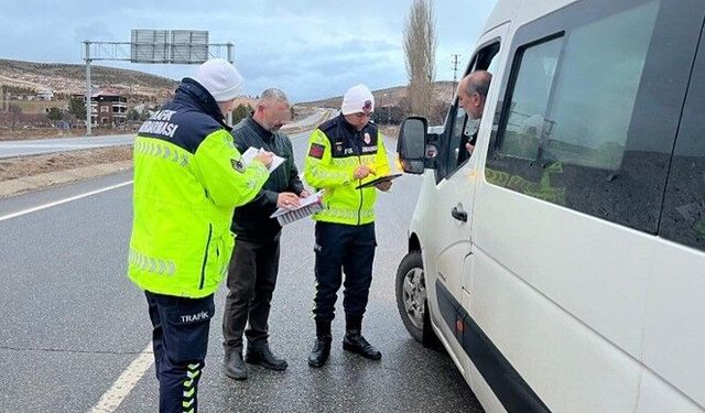 Gaziantep’in komşu ilinde jandarmadan sıkı denetim! 23 bin araç kontrol edildi…