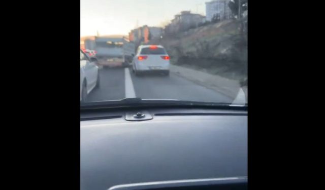 Gaziantep Çevre Yolu kilitlendi, vatandaşlar isyan etti! Güvenlik şeridini ihlal ettiler…