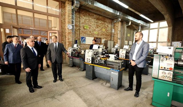 Rektör Prof. Dr. Doğan makine mühendisliği akademisyenleriyle buluştu