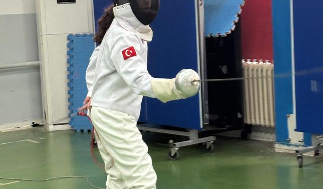 SANKO okulları eskrimde 17 madalya kazandı