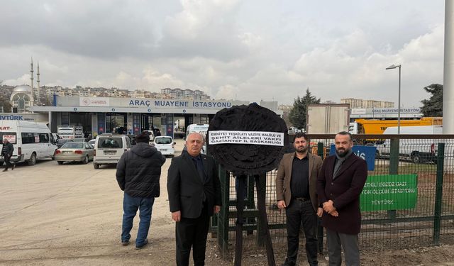 Gaziantep’te Tüvtürk önünde protesto! Polisimiz kırmızı çizgimizdir