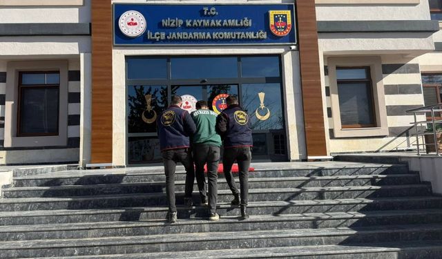 Gaziantep’te 10 yıl kesinleşmiş hapis cezasıyla aranan iki şahıs kaçamadı