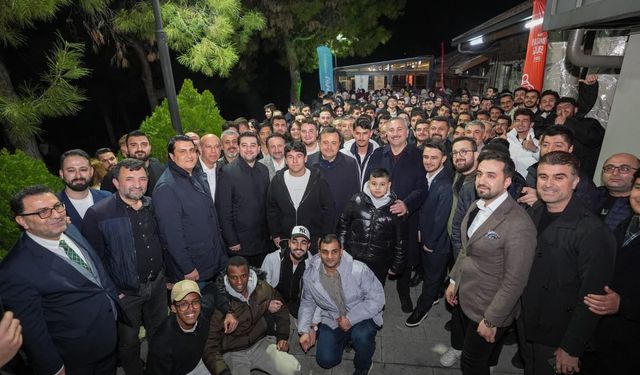 Başkan Yılmaz TÜGVA’lı gençlerle sahurda buluştu! Gençlerin taleplerini dinledi…