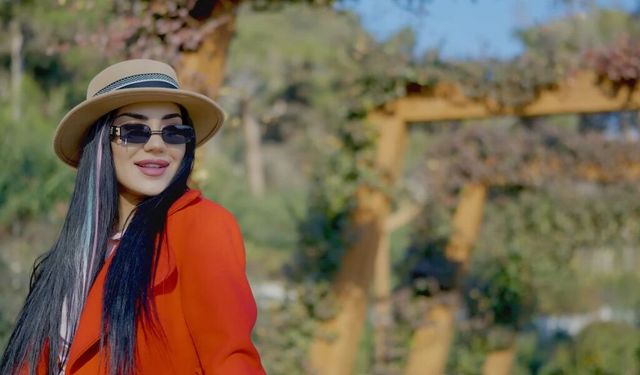 Naz Dej Kimdir? Kaç Yaşında, Nereli, Gerçek Adı Ne, Evli Mi, Sevgilisi Var Mı, O Ses Türkiye’ye Katıldı Mı?