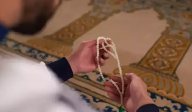 Kadir Gecesi namazı kaç rekat, 4 rekat mı 12 rekat mı? Tesbih namazı nasıl kılınır, kaç tesbih çekilir?