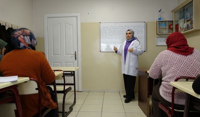 Gaziantep’te okula gidemeyen kadınlar yıllar sonra hayallerine kavuştu