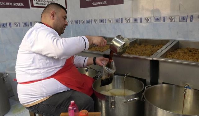 Gaziantep’te 45 yıldır aynı yöntemle meyan şerbeti hazırlıyor! Büyük ilgi görüyor