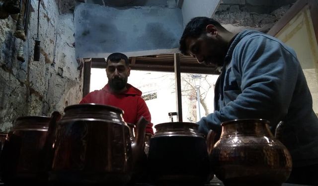 Gaziantep'te kalaycılarin bayram mesaisi! Yoğun mesai harcıyorlar…