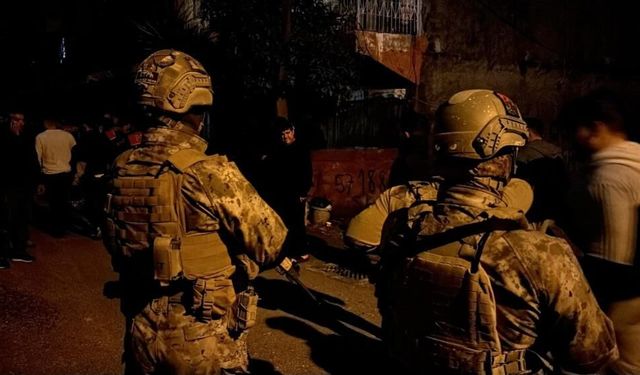 3 Katlı binada patlama: 2 ağır yaralı