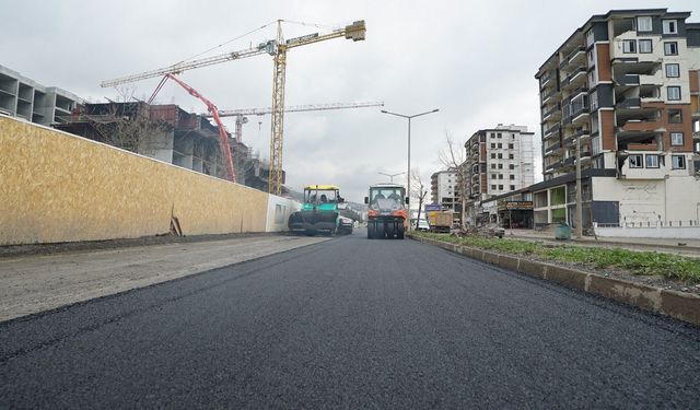 Kahramanmaraş’ta asfalt mesaisi yoğun bir şekilde devam ediyor!
