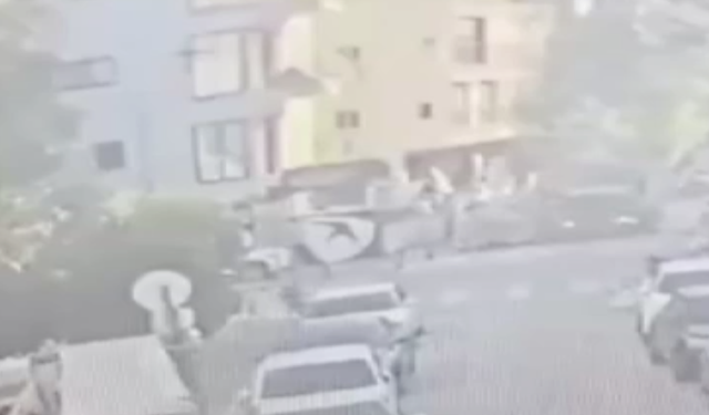 Tel Aviv’e İran füzesinin isabet ettiği anlar ortaya çıktı