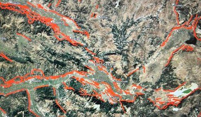 Naci Görür’den son depreme ilişkin flaş açıklama: “Bölge aktif ve K-S geriliyor”