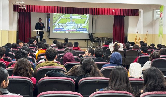 Gaziantep Jandarmadan dikkat çeken program! Jandarma mesleği tanıtıldı