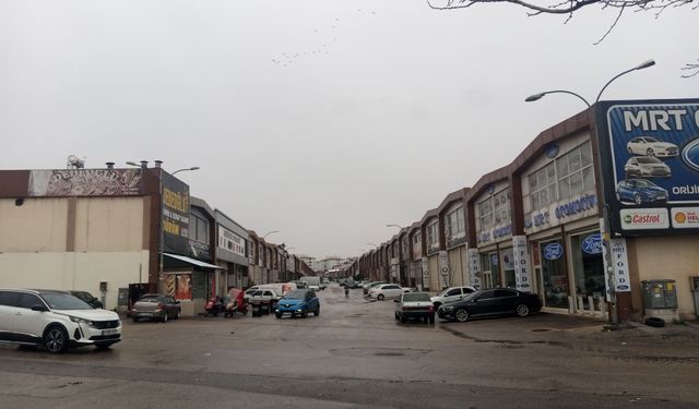 Gaziantep'te bayram öncesi sessizlik! Mavikent Oto Sanayi boş kaldı!