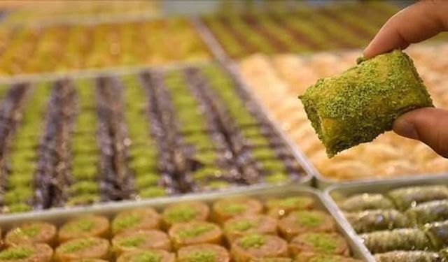 Bayramda aşırı tatlı tüketmek bağırsak sağlığını riske atabilir!