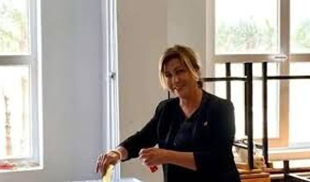 Füsun Çevik Karaman kimdir? Kaç yaşında, nereli, evli mi, mesleği ne, CHP Antalya Kadın Kolları Başkanı oldu mu?