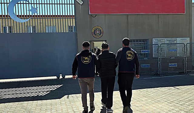 Gaziantep’te firarilere aman yok! JASAT ekipleri saklandığı delikte yakaladı…