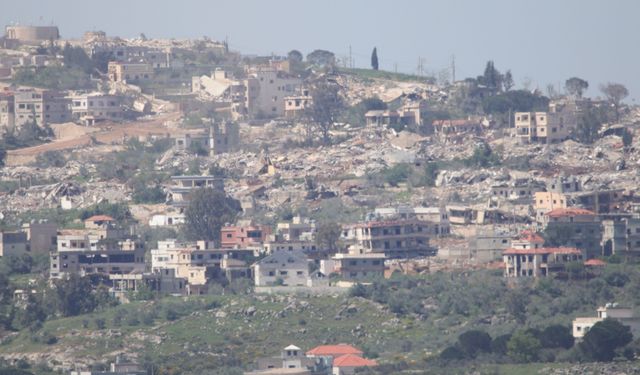 İsrail askerleri ev ve dükkanları yağmaladı