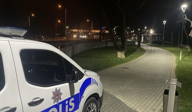 İki grup arasında parkta bıçaklı kavga: 3 kişi yaralandı