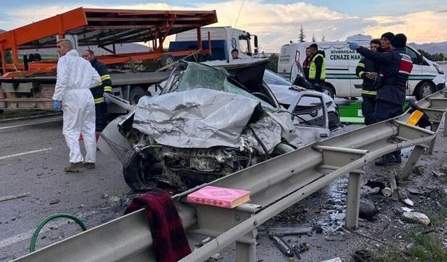 Katliam gibi kaza: 4 ölü, 2 yaralı