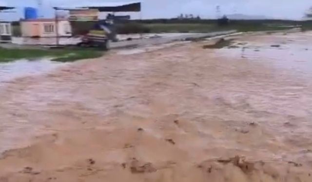 Gaziantep'te sağanak yağış sele neden oldu! İşte o anlar...
