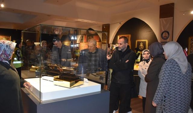 Gaziantep'te kutsal emanetler sergisi ziyaretçi akınına uğradı! Yüz binlerce vatandaş ziyaret etti