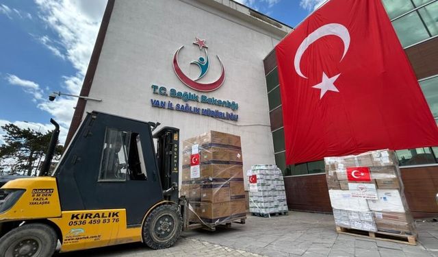 Türkiye'den İran'a sağlık desteği! Gönderilen yardım tırı sayısı 9 oldu
