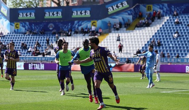 Gaziantep FK, İstanbul'dan eli boş döndü: 3-0