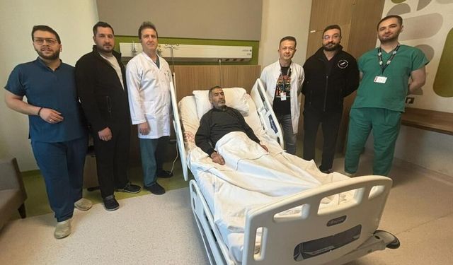 Gaziantep’te karnında 8 kiloluk böbrekle yaşayan hasta sağlığına kavuştu! 30 dakikalık ameliyatla kurtuldu