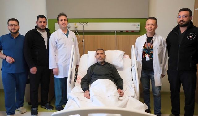 8,5 kiloluk böbrek Gaziantep’te 30 dakikada alındı