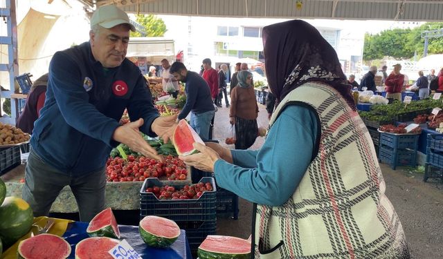 Mersin’de karpuz pazara dilim dilim düştü: Kilo fiyatı şaşırttı