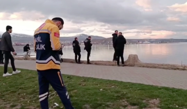 Van Gölü’nde Zor Anlar: Donma Riski Taşıyan Kişi Kurtarıldı (VİDEO HABER)